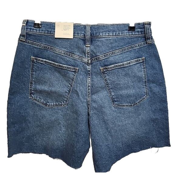 Universal Thread Shorts Womens 10 Regular Denim High Rise Vintage Straight NWT - Picture 2 of 3